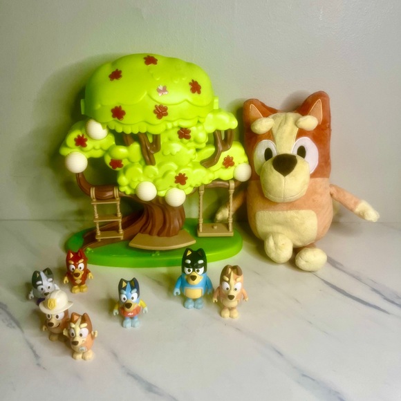 Bluey Treehouse Playset With Figures And Plush - Picture 1 of 10